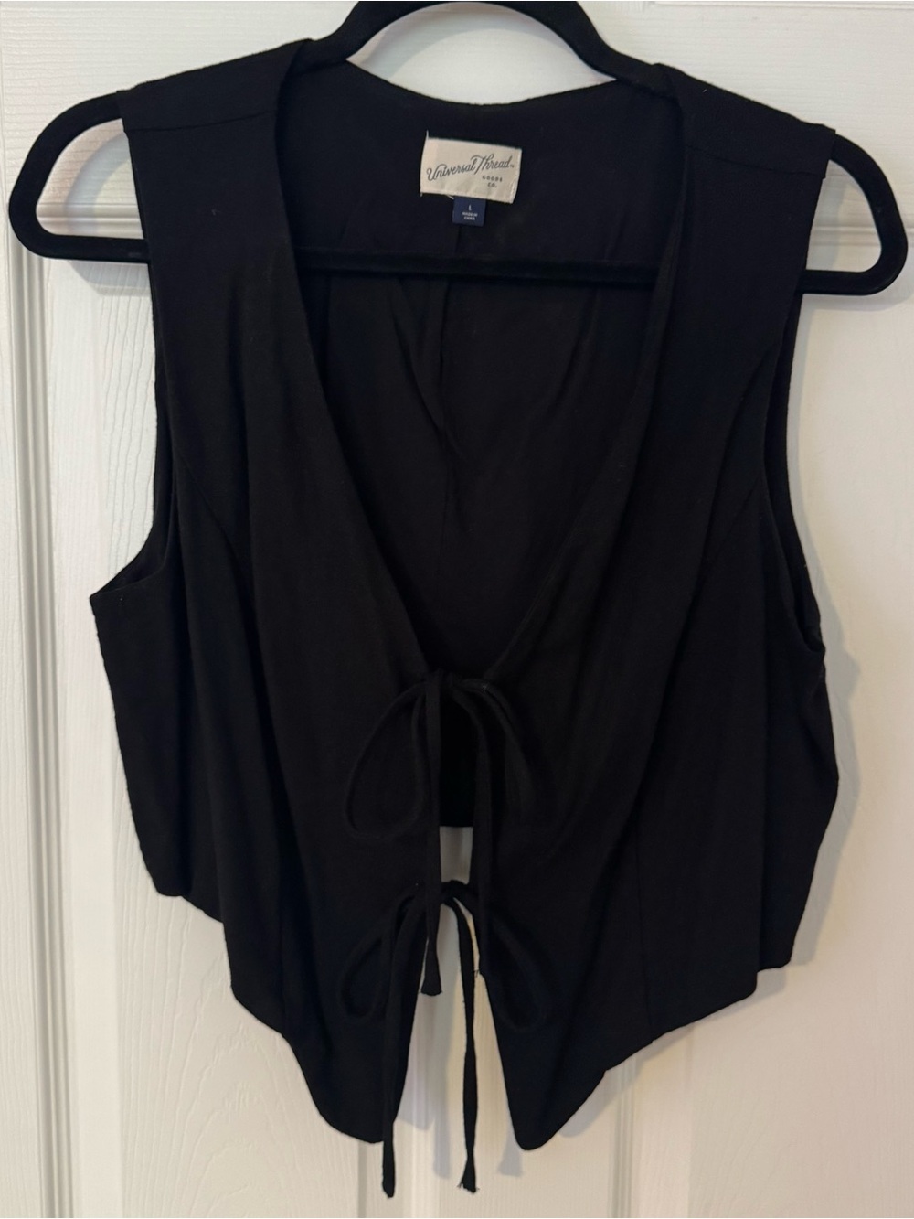 Universal Thread Black Sleeveless Tie-Front Crop Top